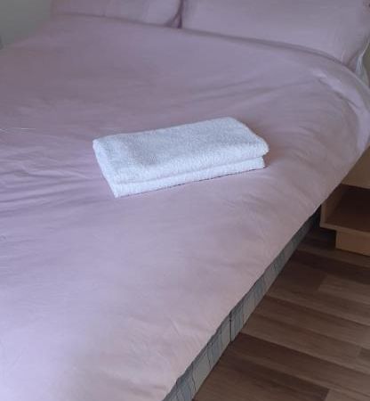Our Guests Are Royal Apartment Wellingborough Ngoại thất bức ảnh